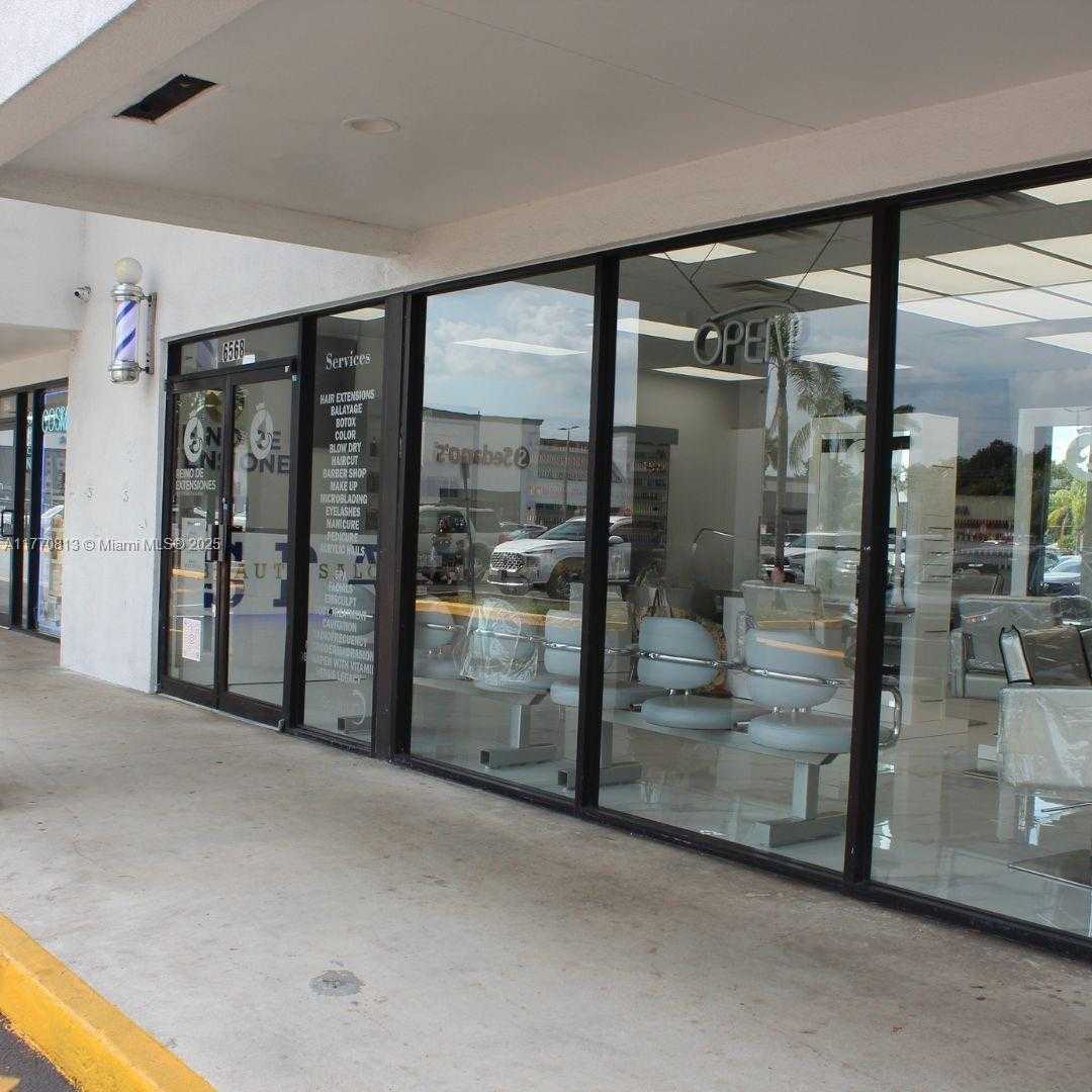 Small Image of 6568 NORTH WEST 186TH ST, Hialeah Number 4
