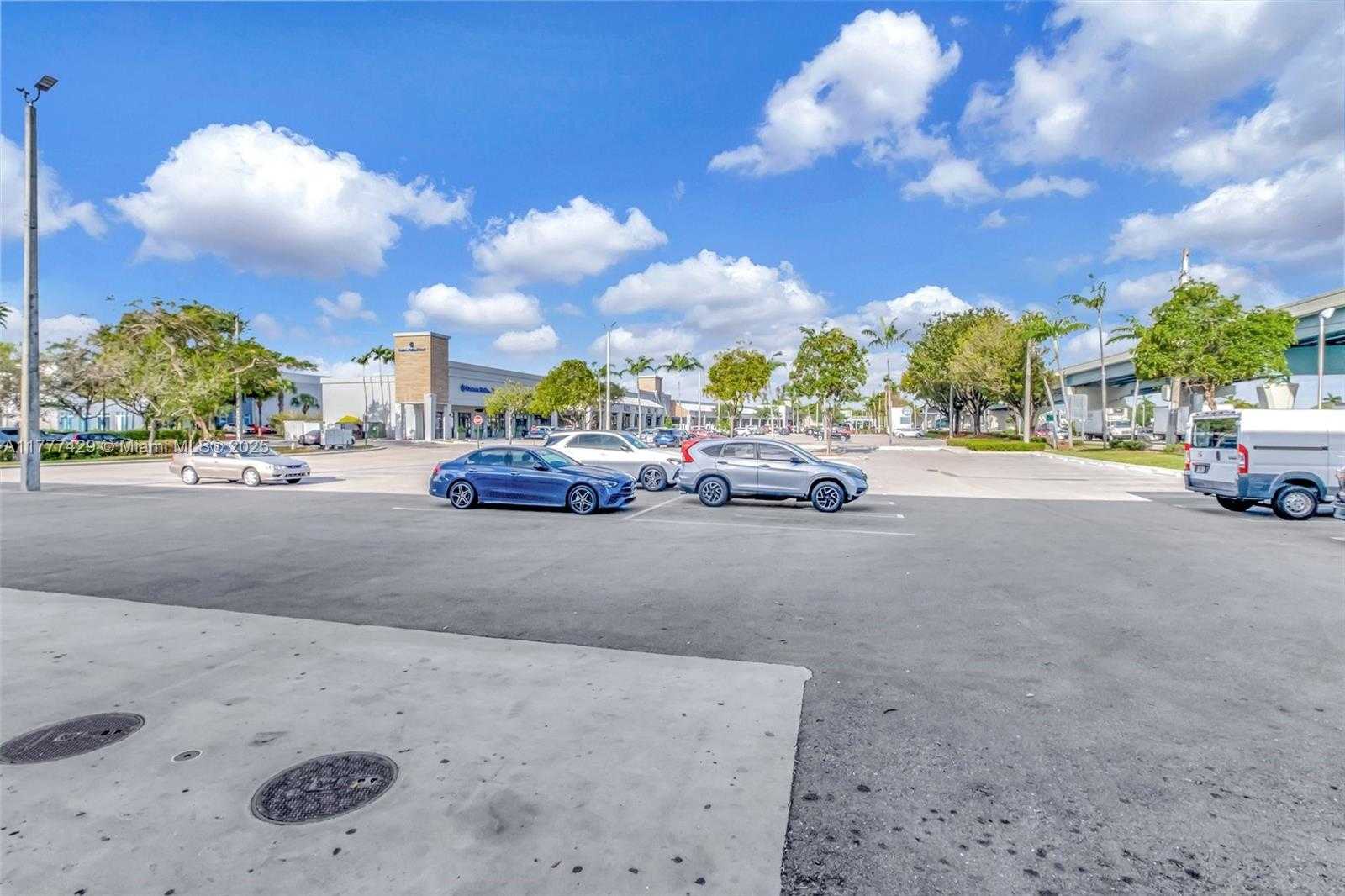 Small Image of 7 NORTH WEST 25TH ST, Doral Number 44