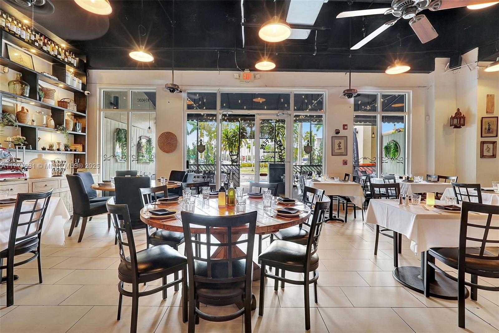 Small Image of 15903 BISCAYNE BLVD, North Miami Beach Number 10