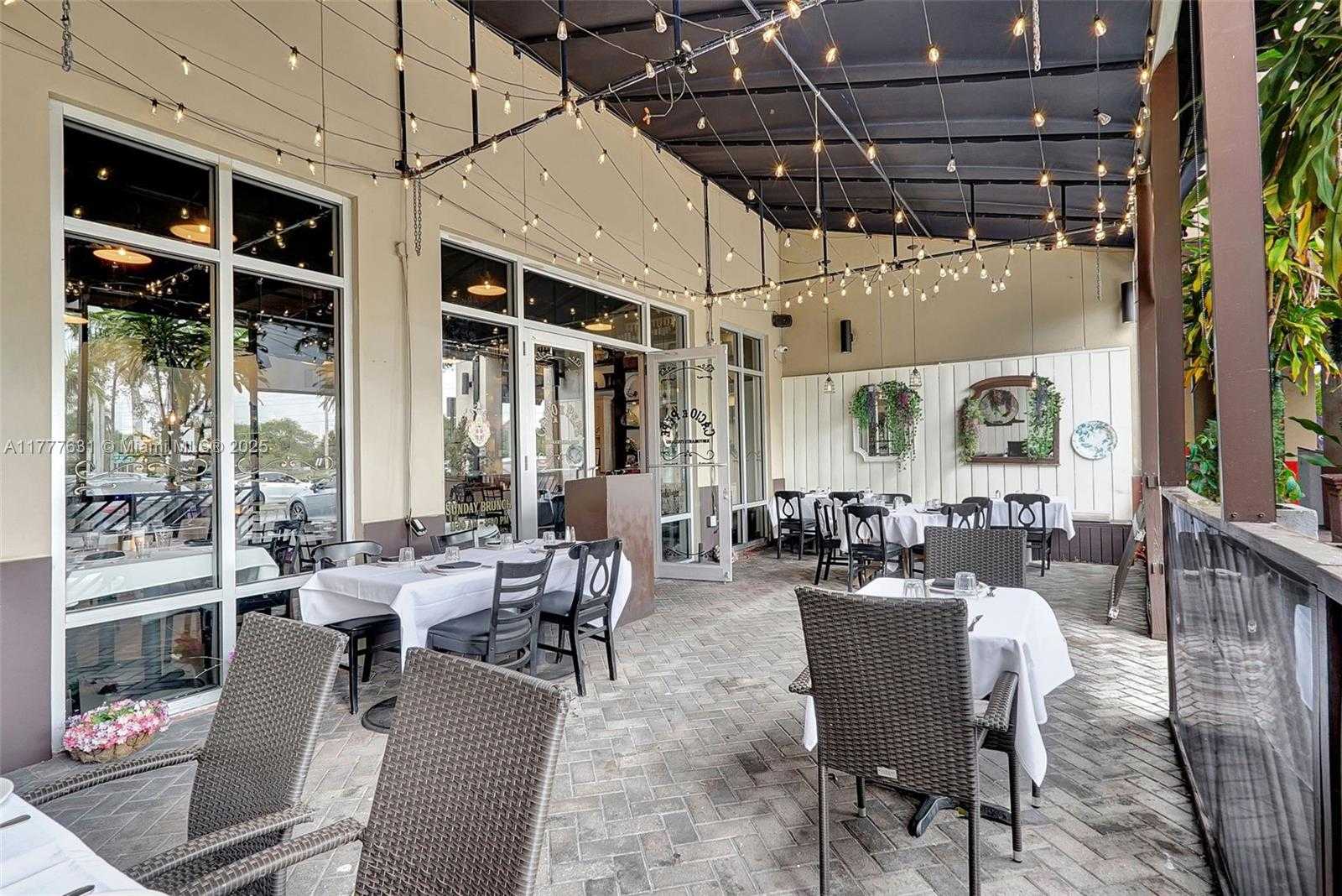 Small Image of 15903 BISCAYNE BLVD, North Miami Beach Number 18