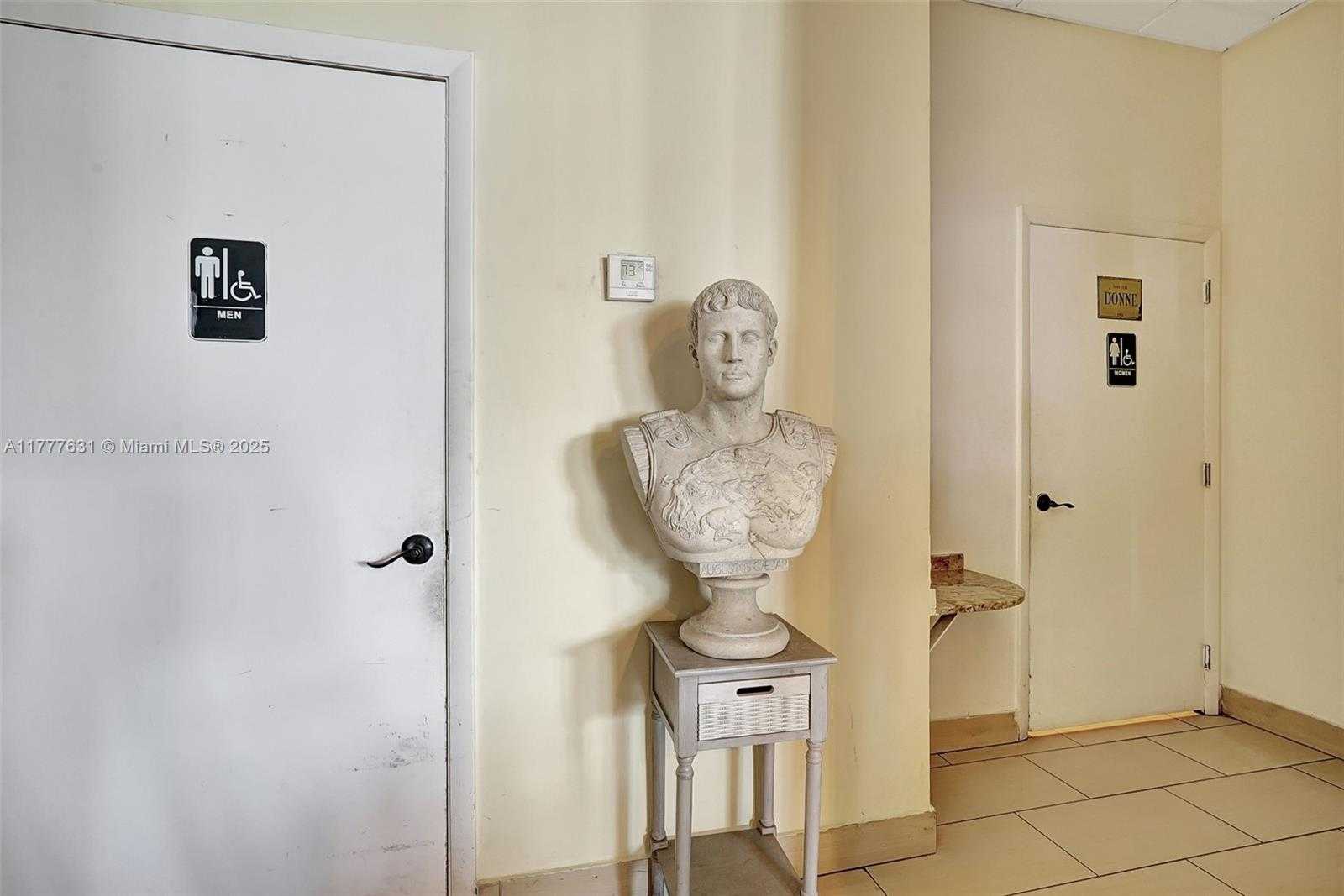 Small Image of 15903 BISCAYNE BLVD, North Miami Beach Number 21