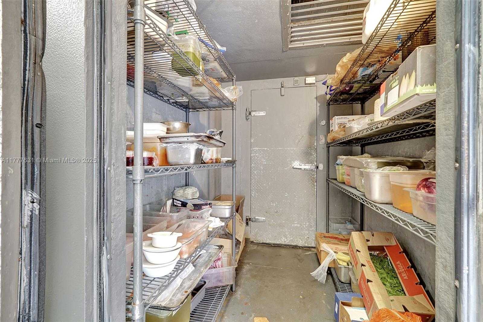 Small Image of 15903 BISCAYNE BLVD, North Miami Beach Number 31