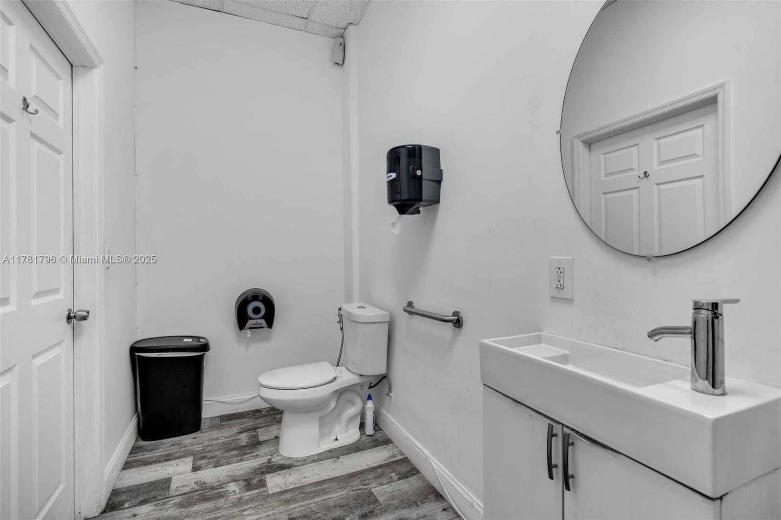 Small Image of 2300 NW 27TH AVE, Miami Number 11