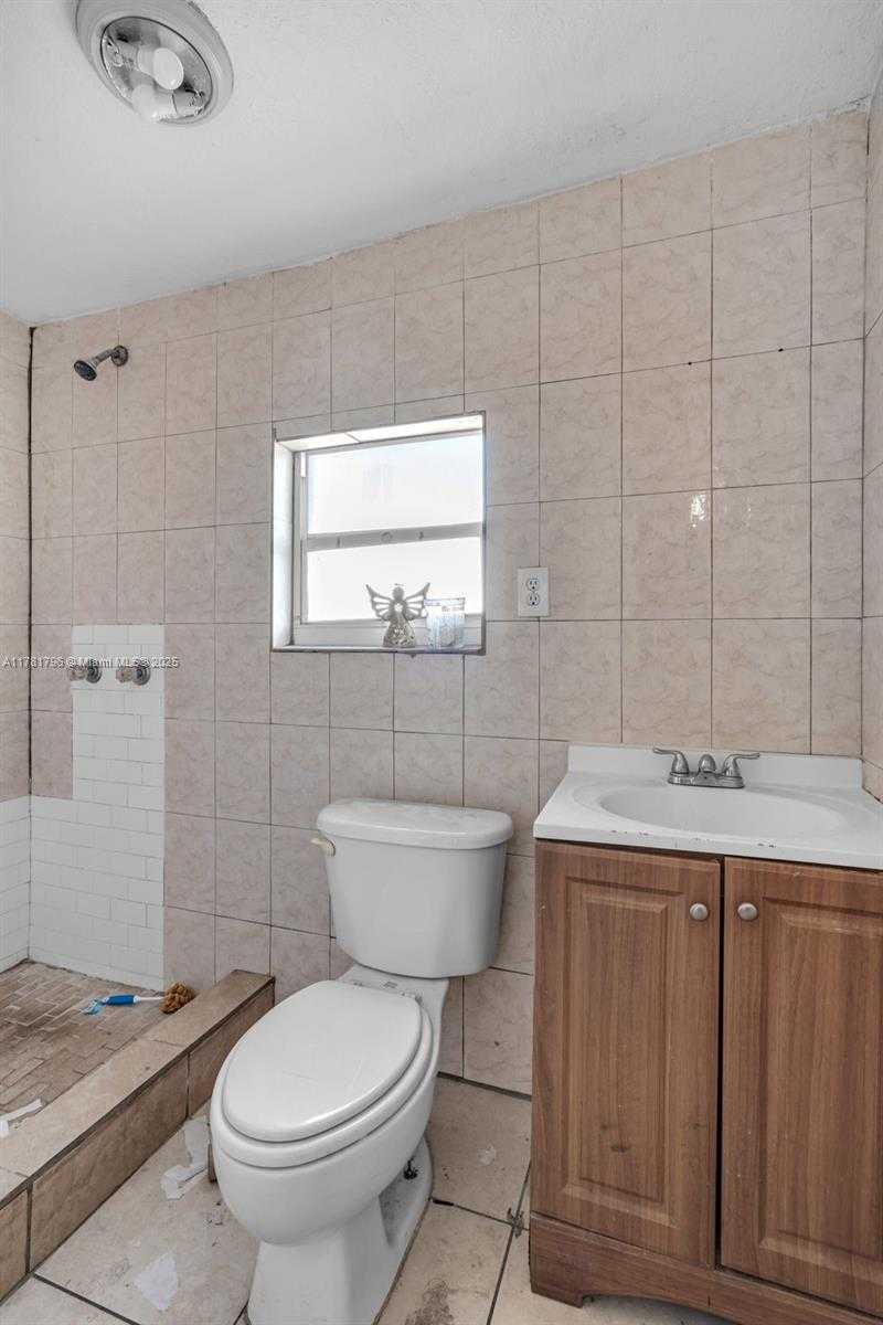 Small Image of 2300 NW 27TH AVE, Miami Number 22