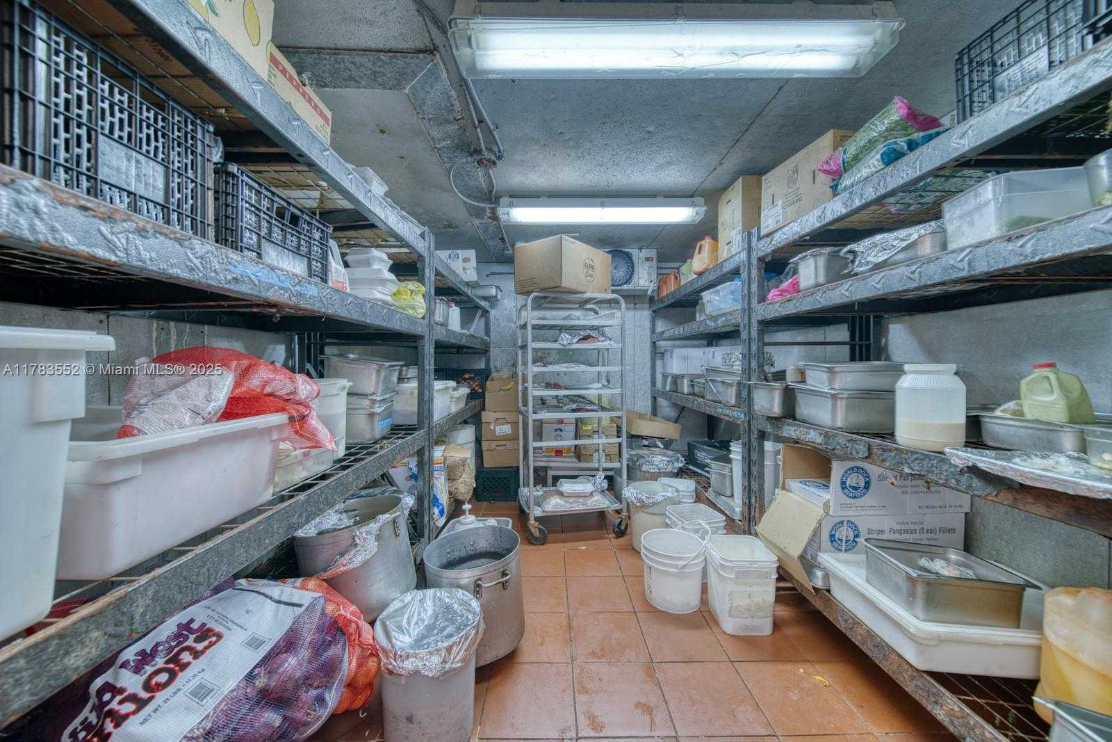 Small Image of OPPORTUNITY IN PRIME HIALEAH LOCATION, Hialeah Number 12
