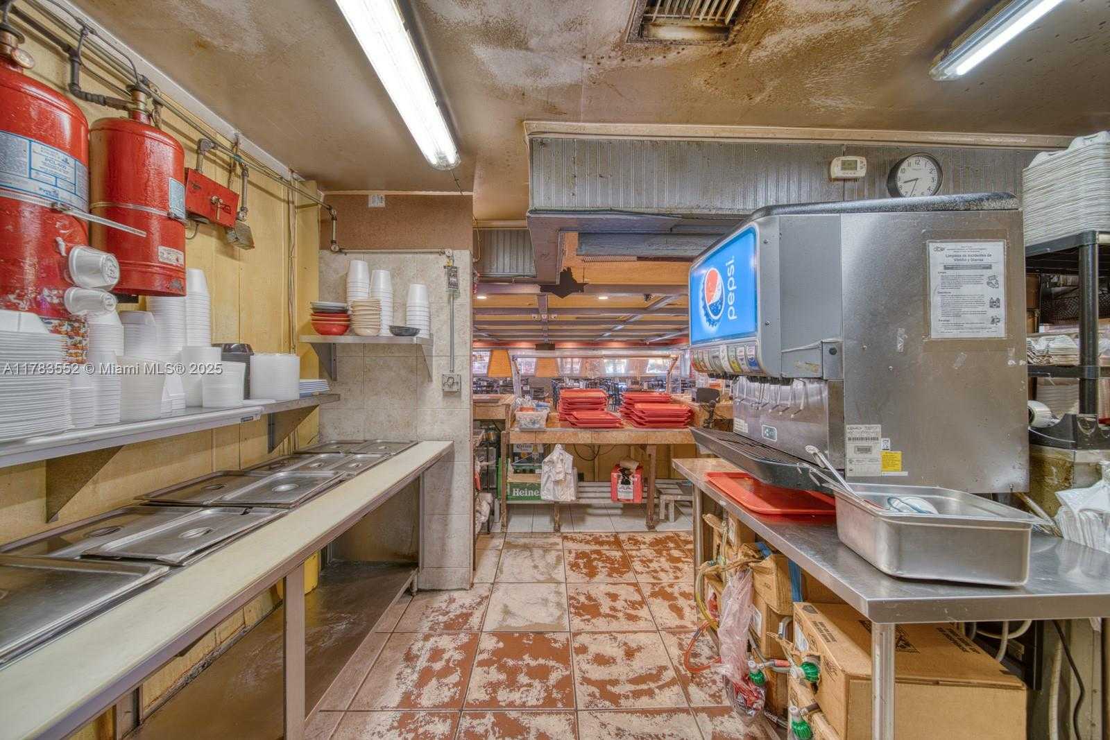 Small Image of OPPORTUNITY IN PRIME HIALEAH LOCATION, Hialeah Number 14