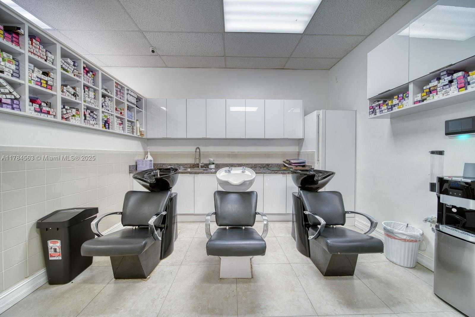 Small Image of BEAUTY SALON FOR SALE - EUREKA & FL TURNPIKE III, Cutler Bay Number 10