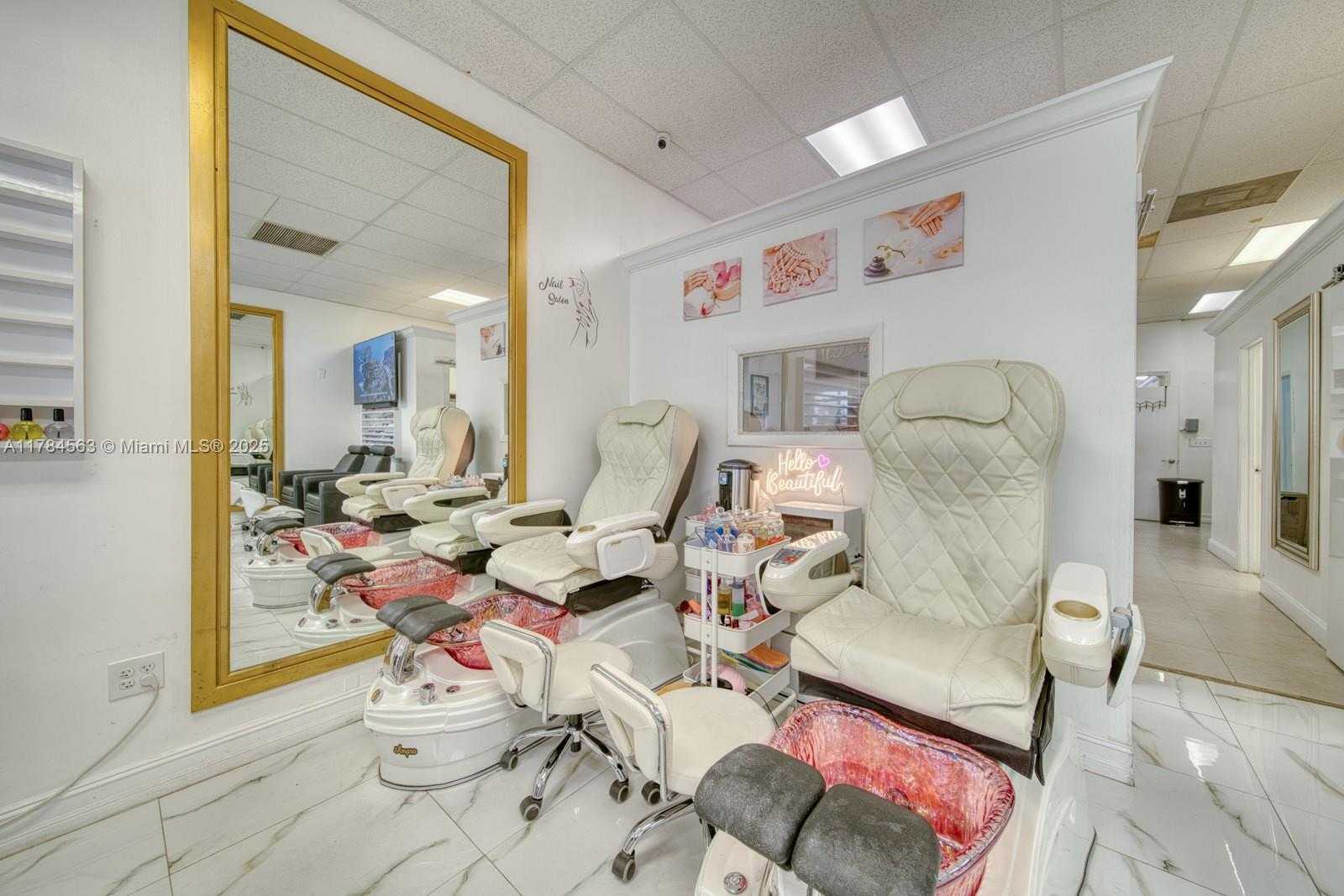 Small Image of BEAUTY SALON FOR SALE - EUREKA & FL TURNPIKE III, Cutler Bay Number 12