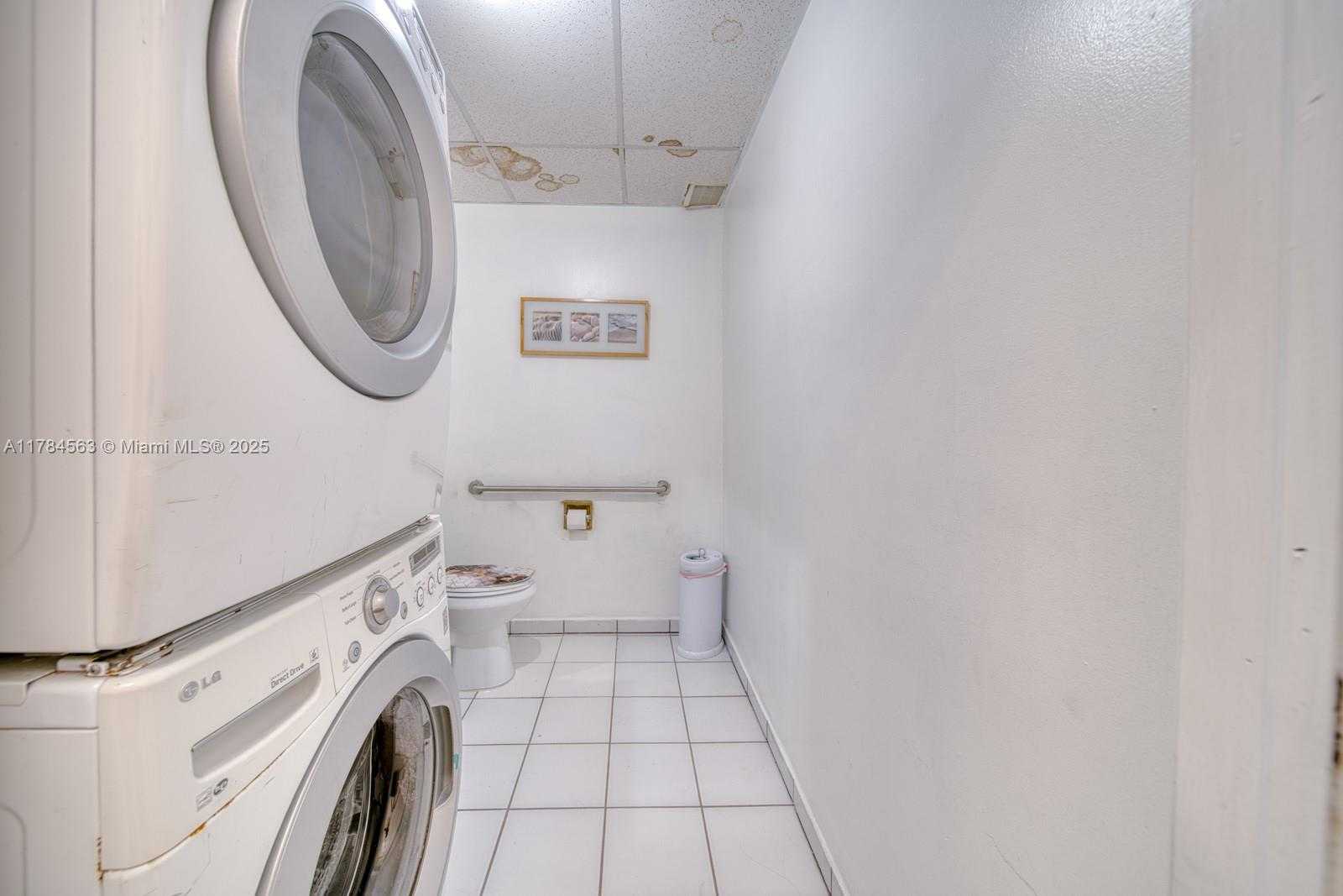 Small Image of BEAUTY SALON FOR SALE - EUREKA & FL TURNPIKE III, Cutler Bay Number 16