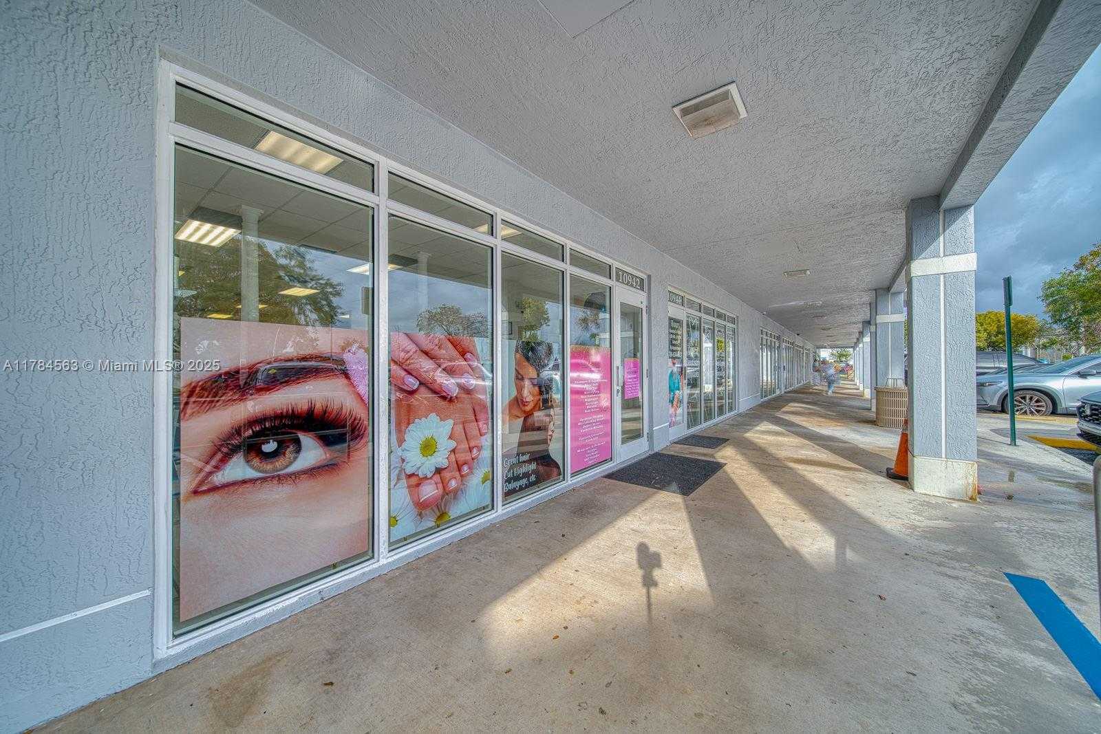 Small Image of BEAUTY SALON FOR SALE - EUREKA & FL TURNPIKE III, Cutler Bay Number 18
