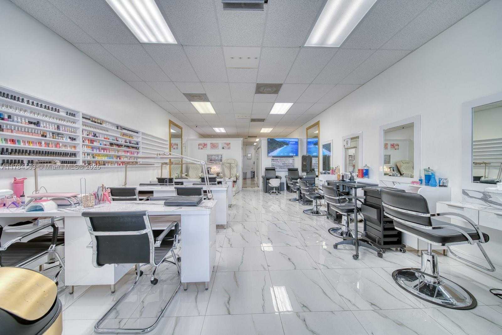 Small Image of BEAUTY SALON FOR SALE - EUREKA & FL TURNPIKE III, Cutler Bay Number 2