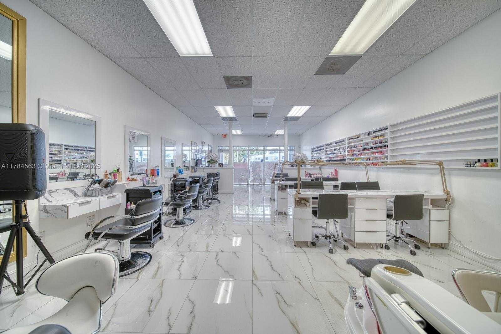 Small Image of BEAUTY SALON FOR SALE - EUREKA & FL TURNPIKE III, Cutler Bay Number 5