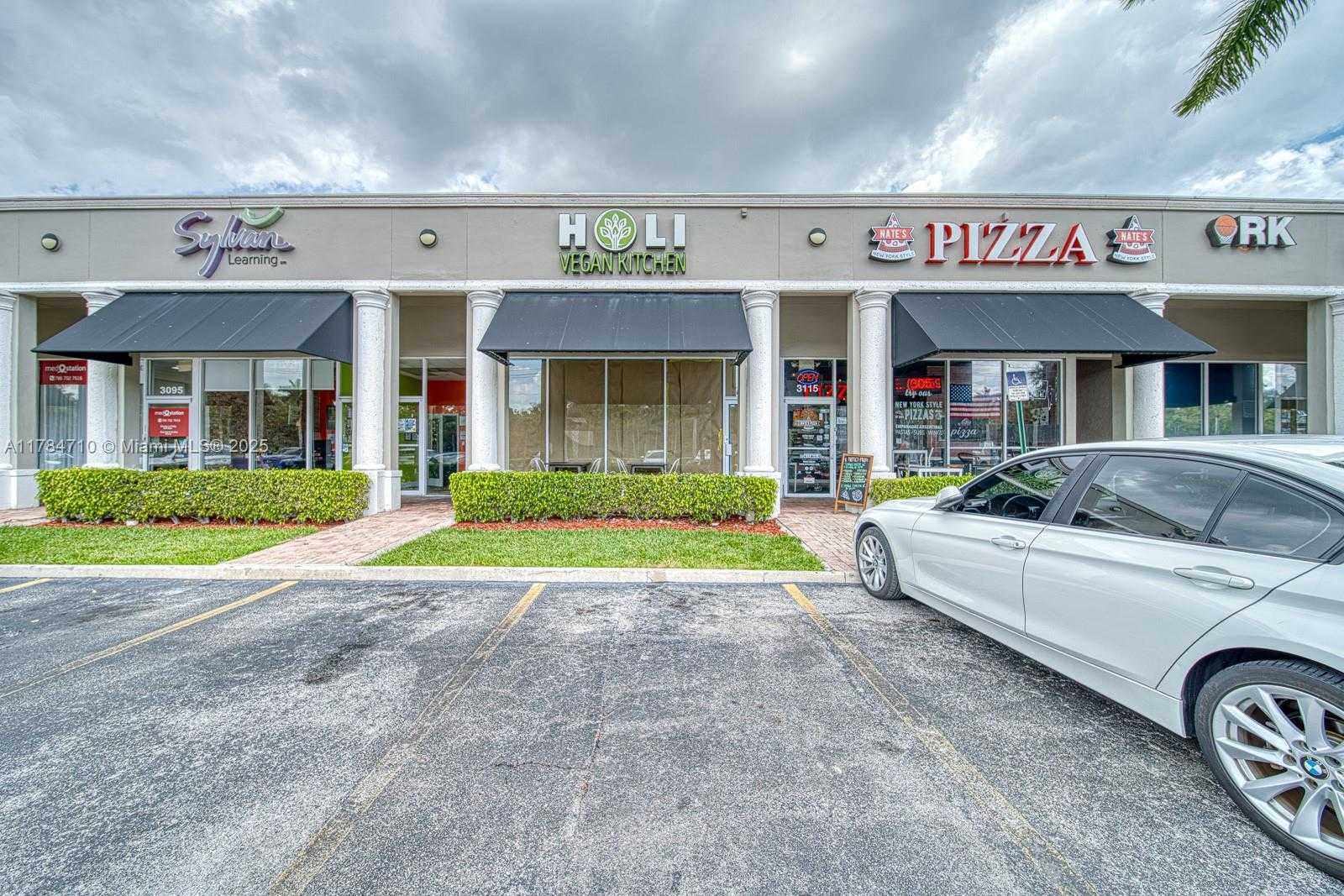 Small Image of IN NORTH MIAMI BEACH, North Miami Beach Number 25
