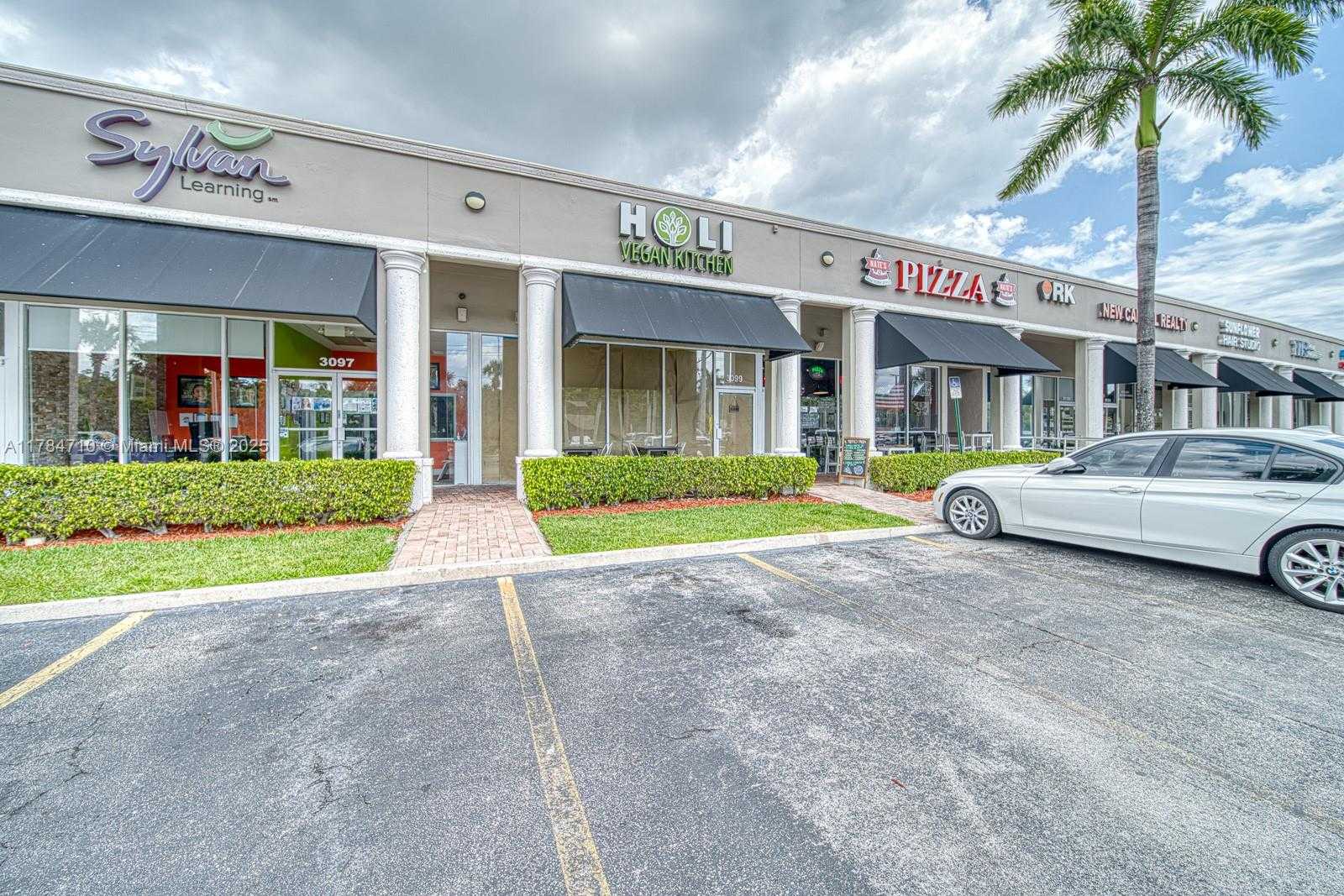 Small Image of IN NORTH MIAMI BEACH, North Miami Beach Number 26