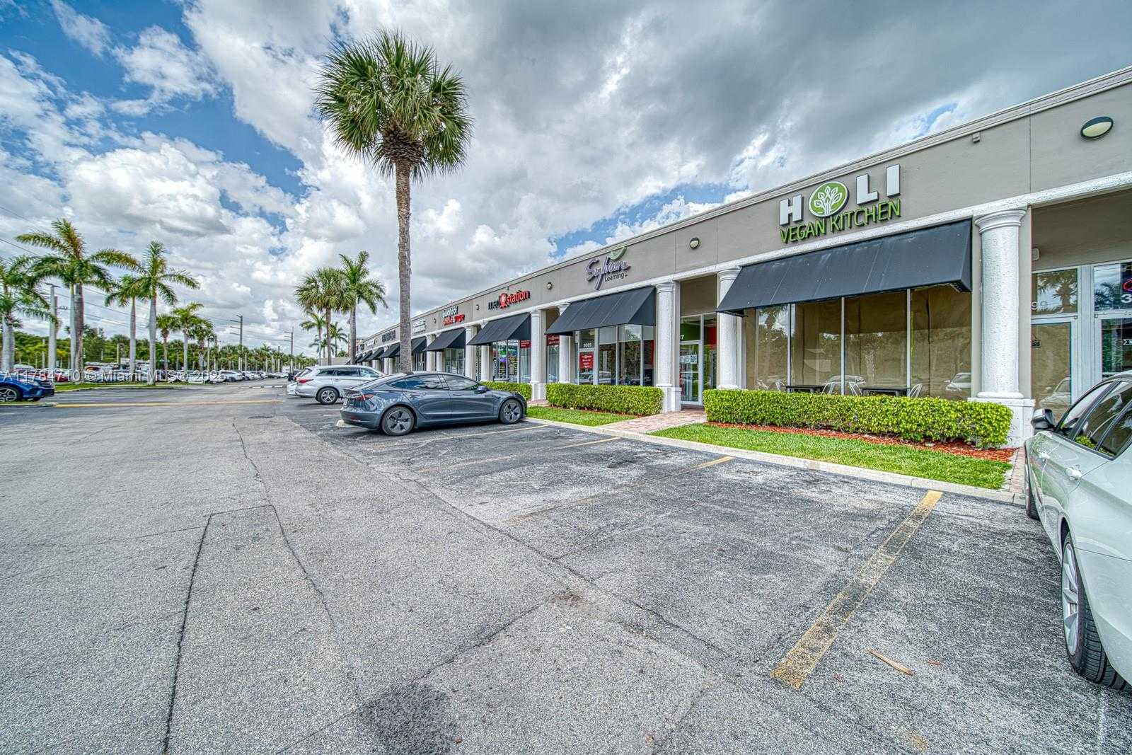 Small Image of IN NORTH MIAMI BEACH, North Miami Beach Number 27