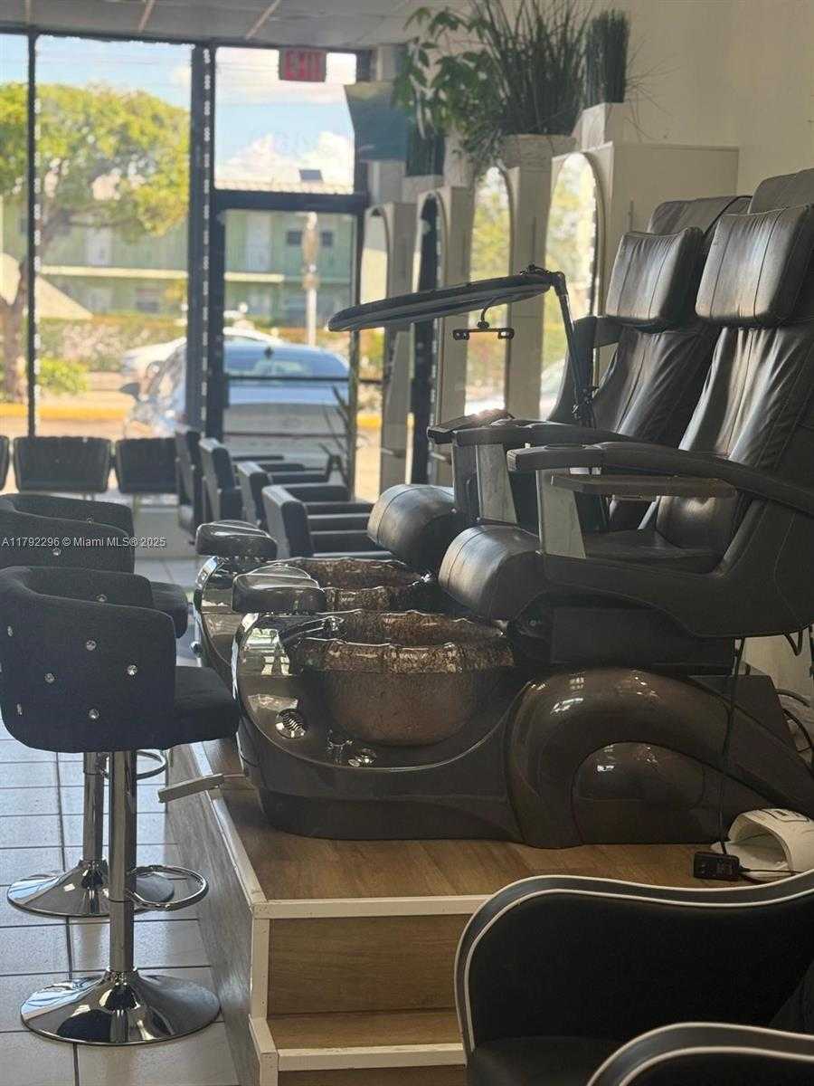 Small Image of 6450 WEST FLAGLER ST, Miami Number 21