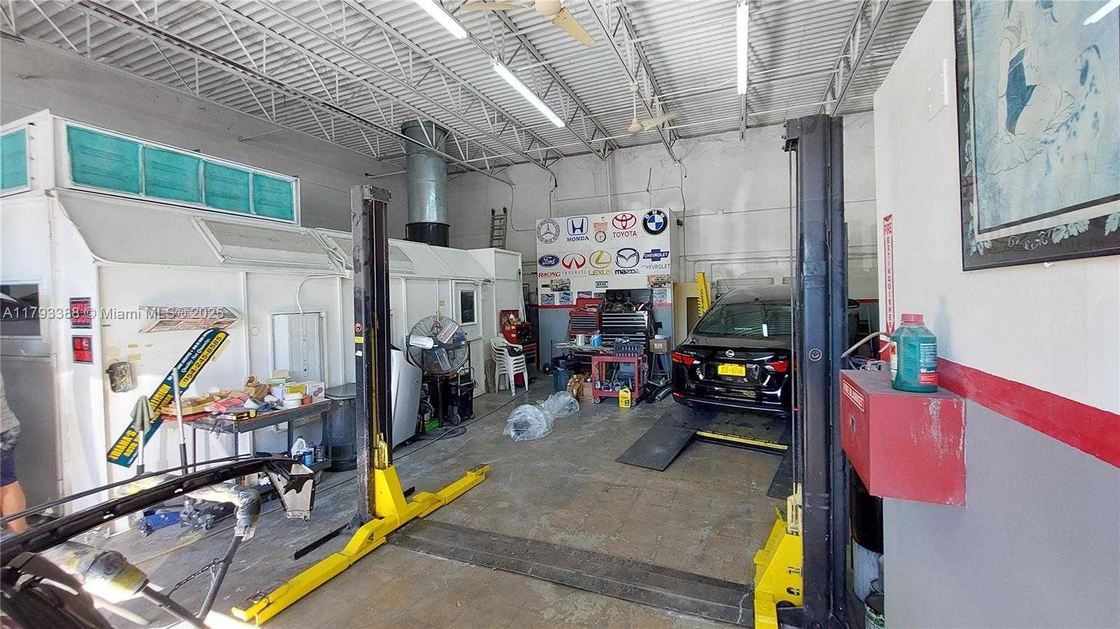 Small Image of 2031 SOUTH WEST 70TH AVE, #C-12, Davie Number 2
