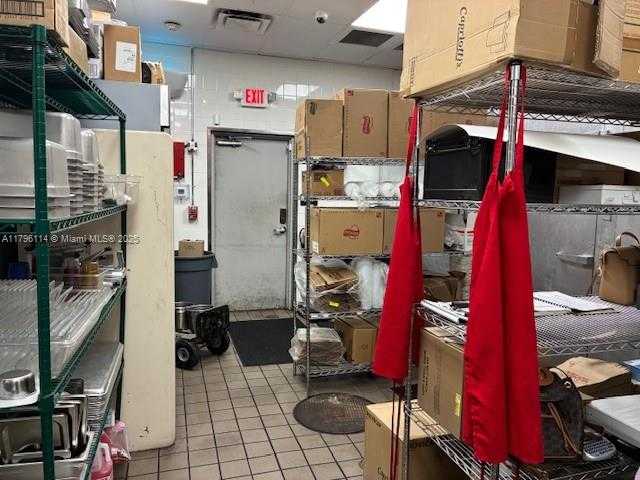 Small Image of 1678 NORTH EAST SUBSHOP, North Miami Beach Number 16
