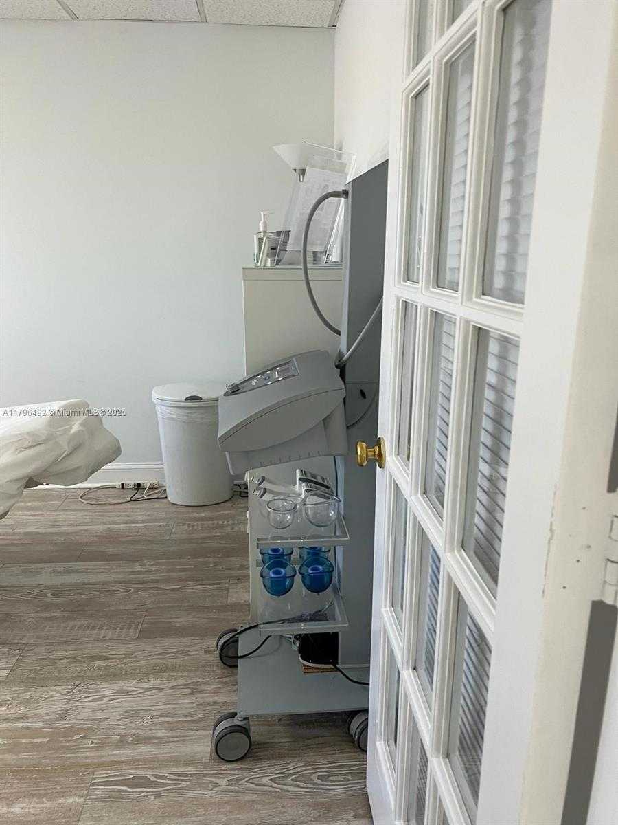 Small Image of MED SPA, West Palm Beach Number 10