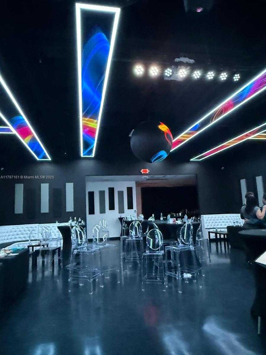 Small Image of 3470 NW 82nd Ave, Doral, FL 33122, USA Number 7