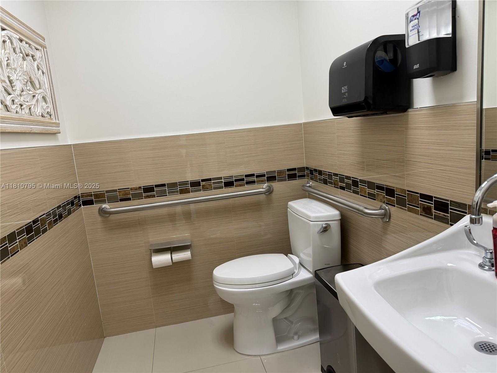 Small Image of Aventura Number 15