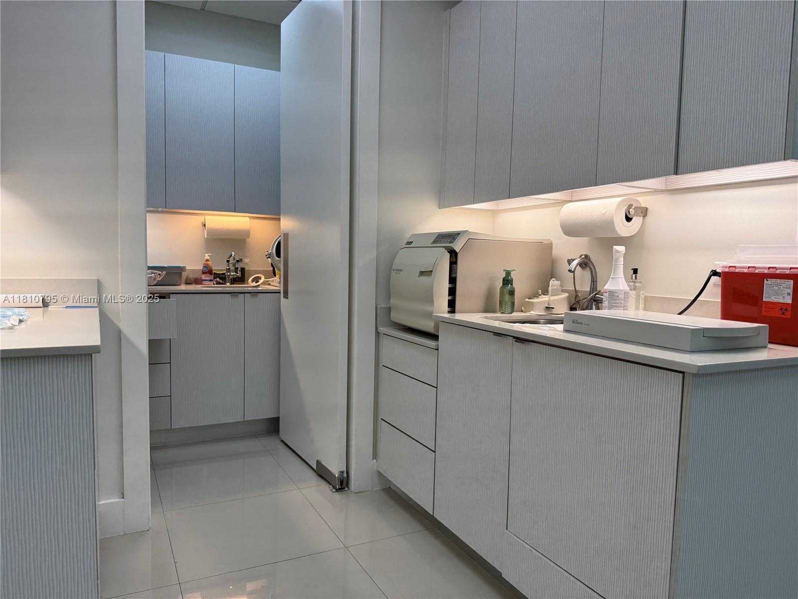 Small Image of Aventura Number 54