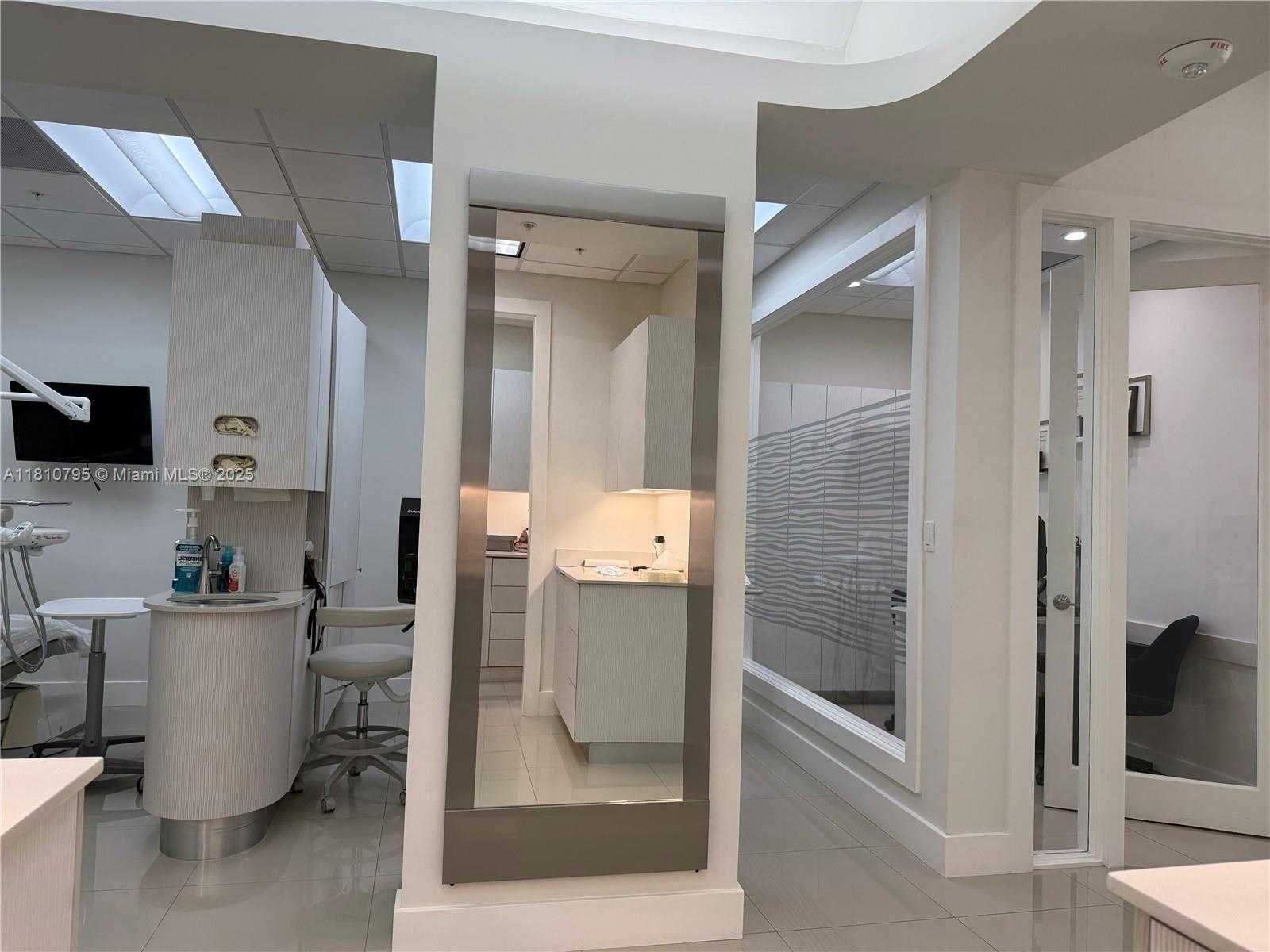 Small Image of Aventura Number 56