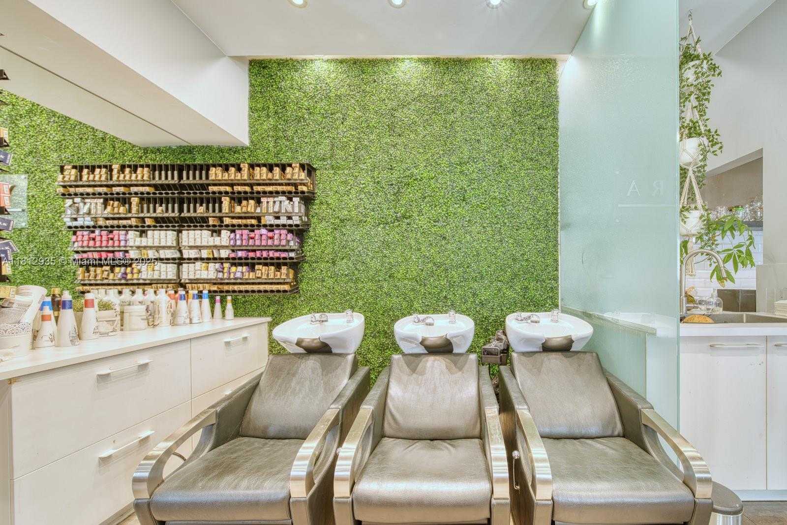 Small Image of BEAUTY SALON ON SUNSET DR & 57TH AVE, Coral Gables Number 12