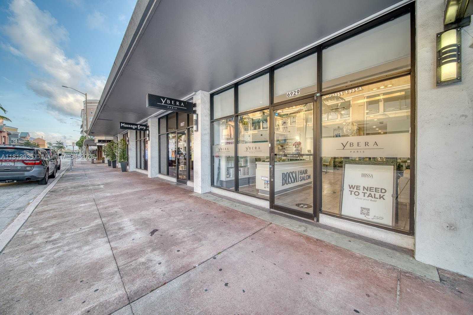 Small Image of BEAUTY SALON ON SUNSET DR & 57TH AVE, Coral Gables Number 21