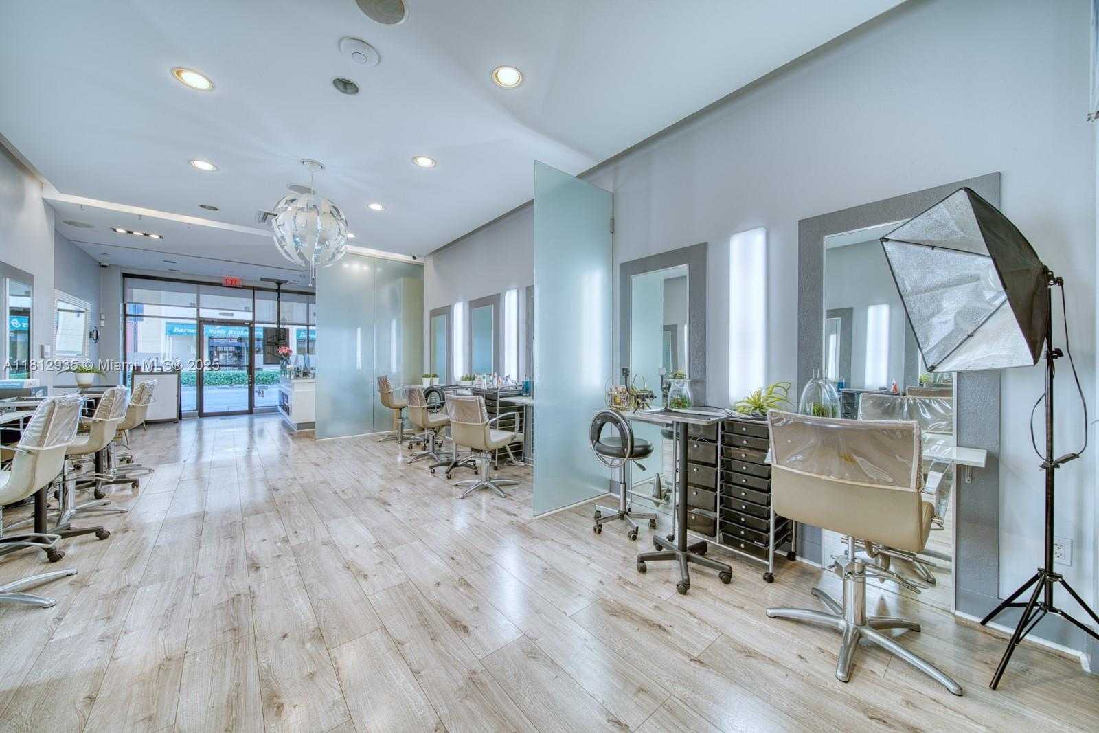 Small Image of BEAUTY SALON ON SUNSET DR & 57TH AVE, Coral Gables Number 3