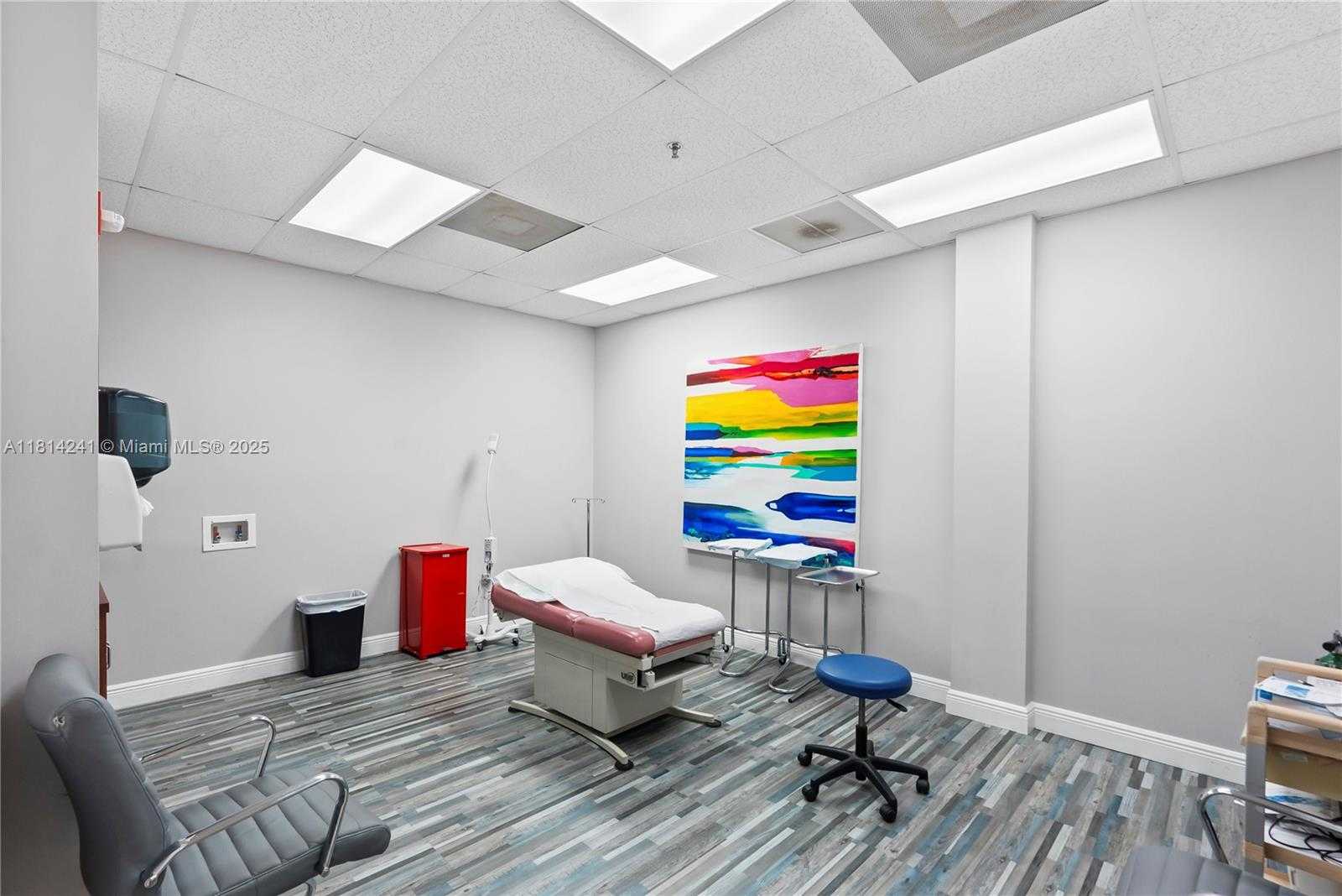 Small Image of 4301 SOUTH FLAMINGO RD, Davie Number 10