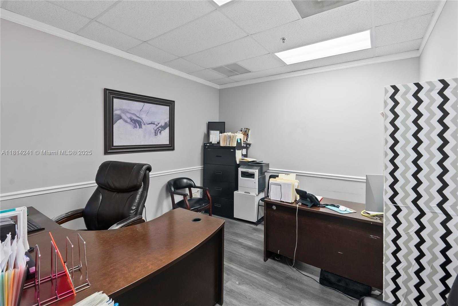 Small Image of 4301 SOUTH FLAMINGO RD, Davie Number 14