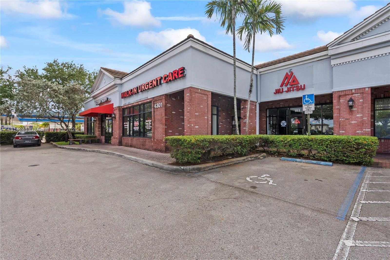Small Image of 4301 SOUTH FLAMINGO RD, Davie Number 2
