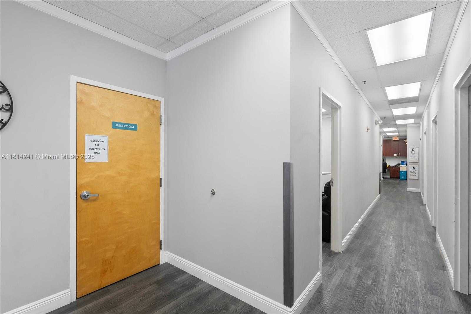 Small Image of 4301 SOUTH FLAMINGO RD, Davie Number 6