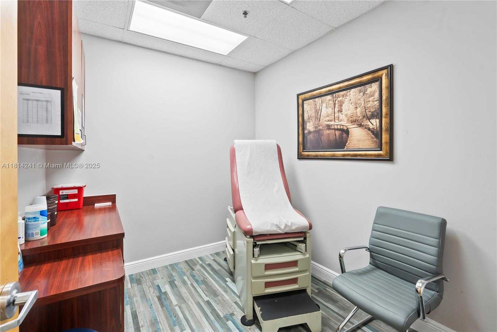 Small Image of 4301 SOUTH FLAMINGO RD, Davie Number 9