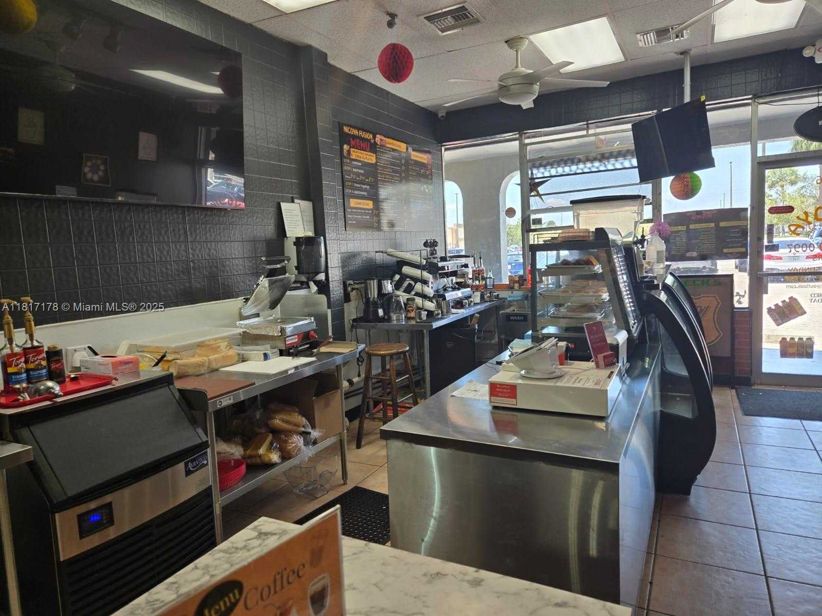 Small Image of 1426 WEST 49 ST, Hialeah Number 15