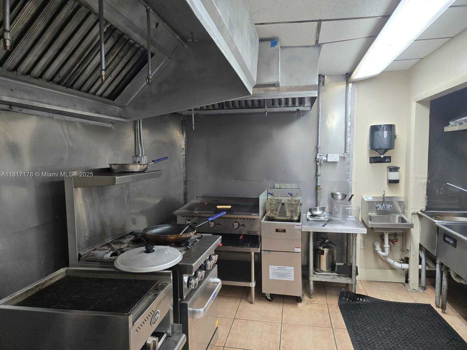 Small Image of 1426 WEST 49 ST, Hialeah Number 7