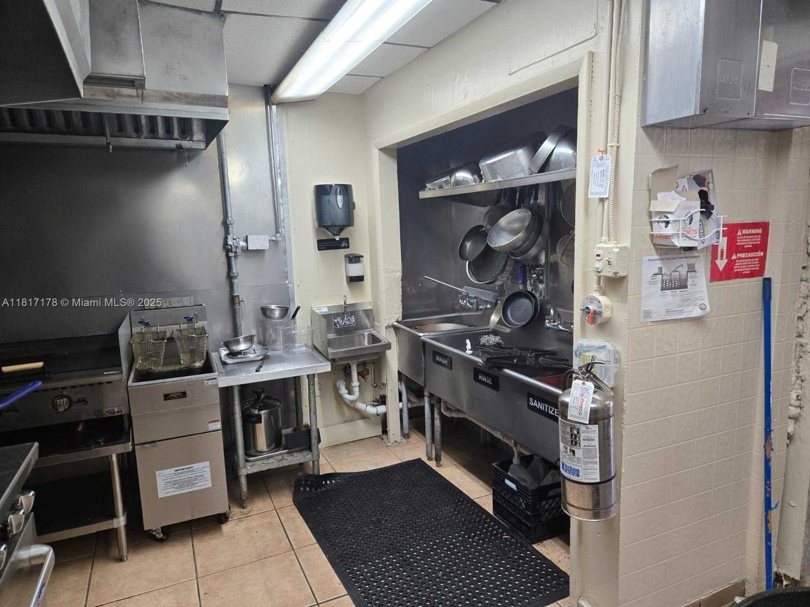 Small Image of 1426 WEST 49 ST, Hialeah Number 8