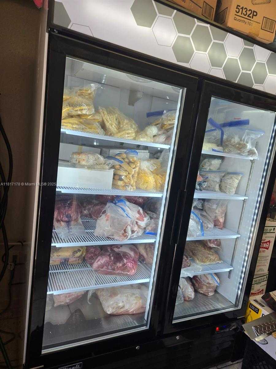 Small Image of 1426 WEST 49 ST, Hialeah Number 9