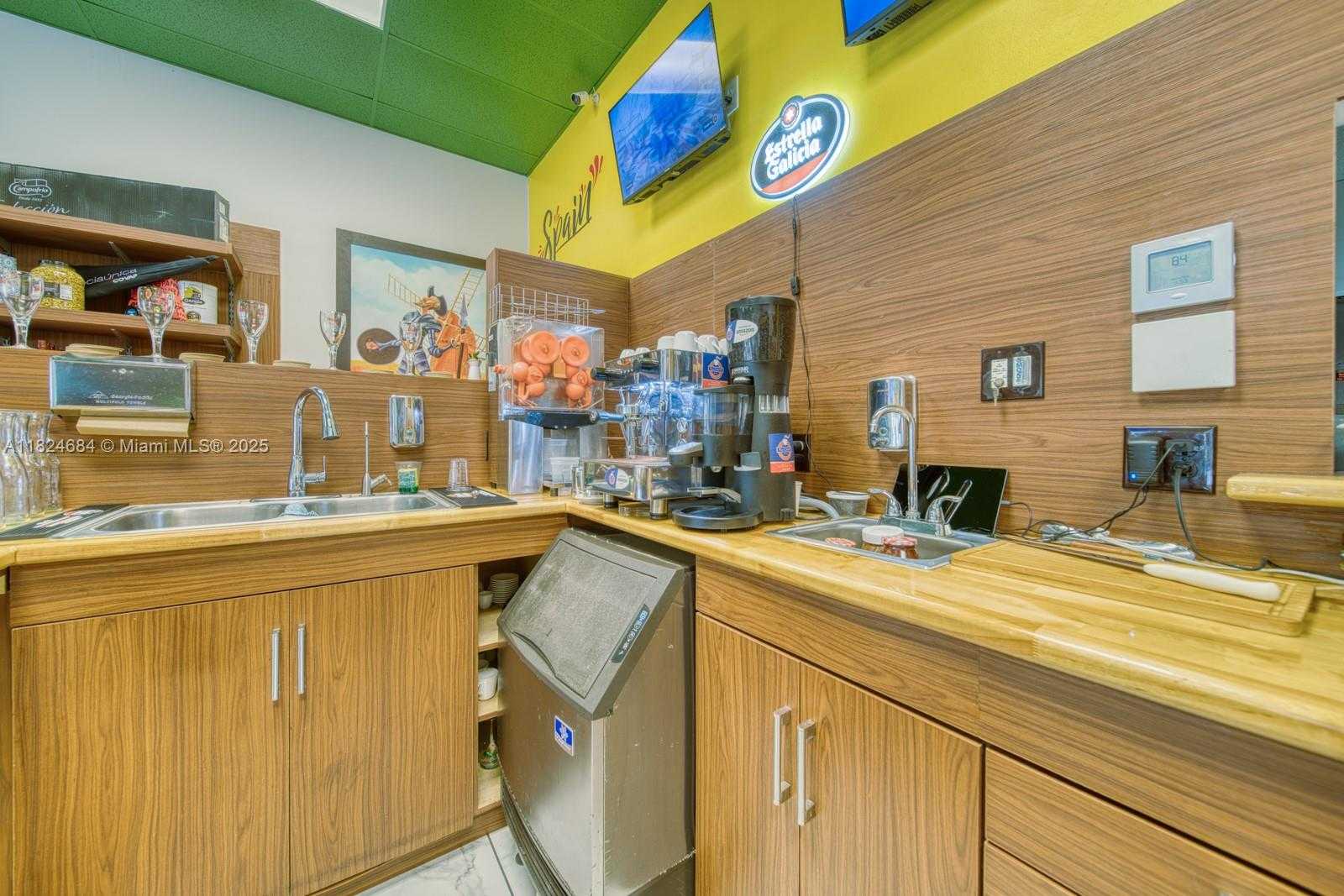 Small Image of FOR SALE IN KENDALL, Miami Number 10
