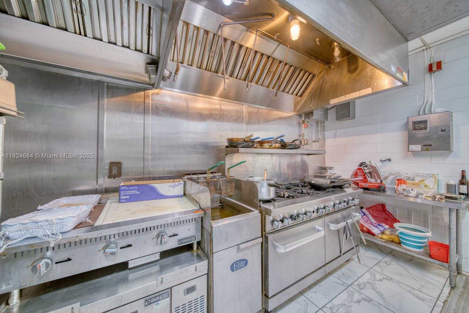 Small Image of FOR SALE IN KENDALL, Miami Number 14