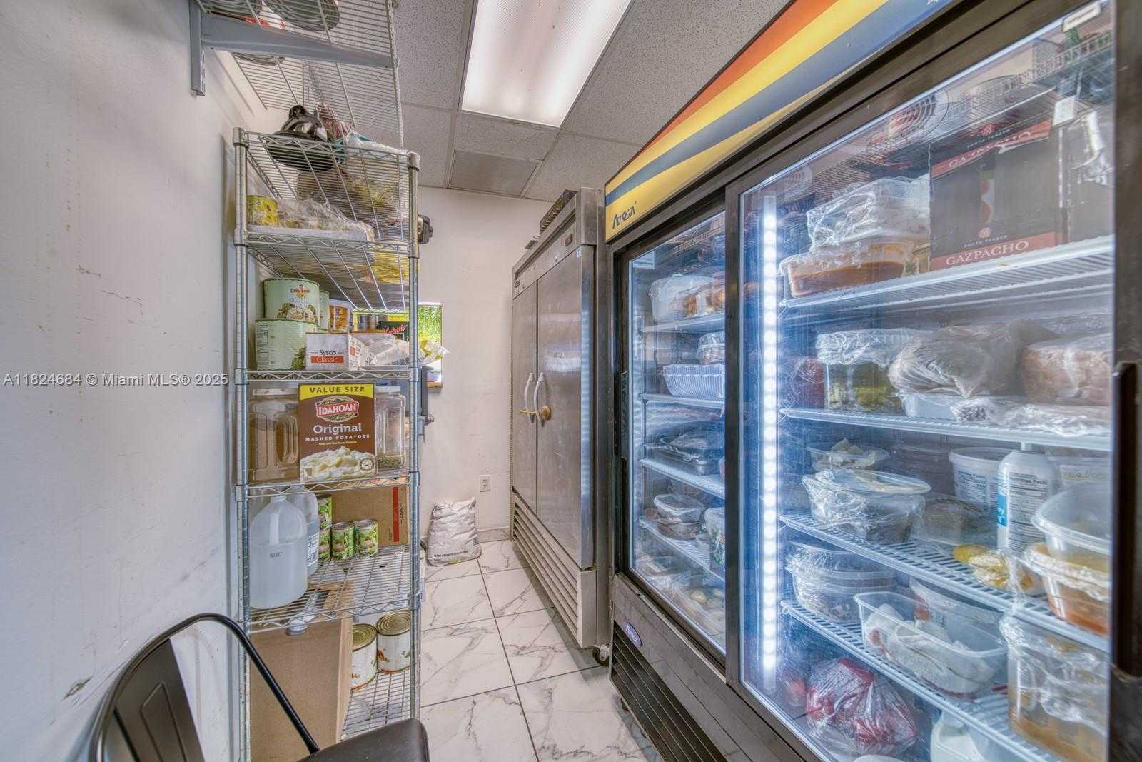 Small Image of FOR SALE IN KENDALL, Miami Number 17