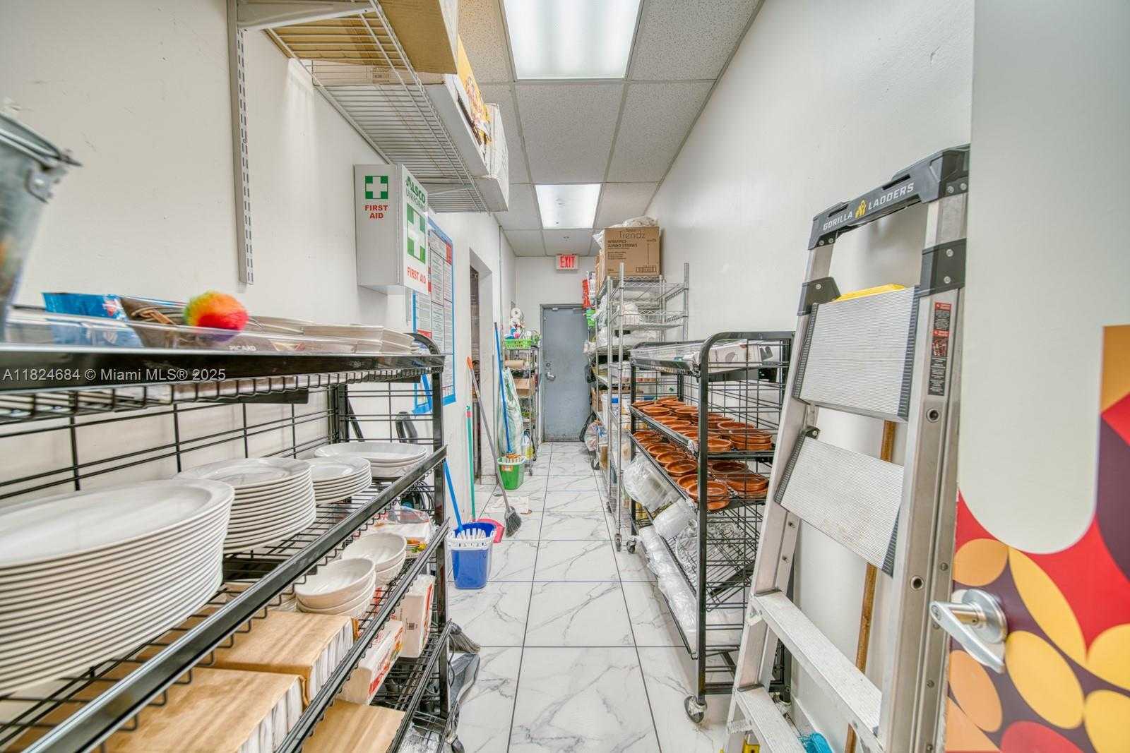 Small Image of FOR SALE IN KENDALL, Miami Number 19