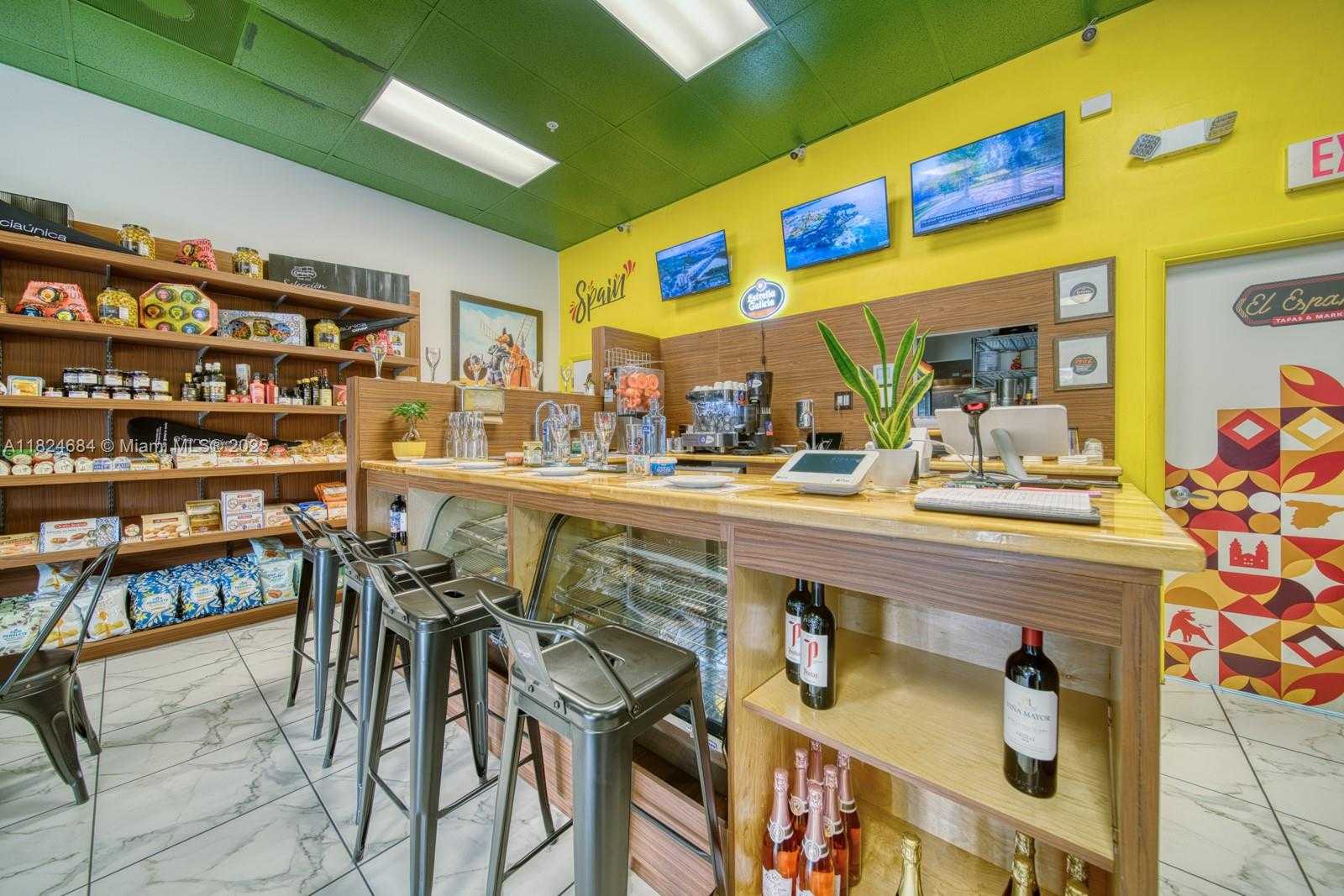 Small Image of FOR SALE IN KENDALL, Miami Number 4