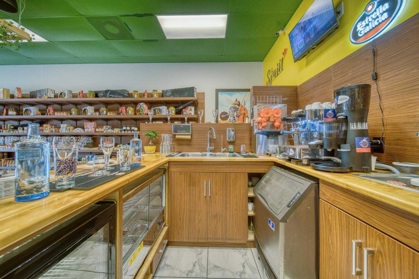 Small Image of FOR SALE IN KENDALL, Miami Number 9