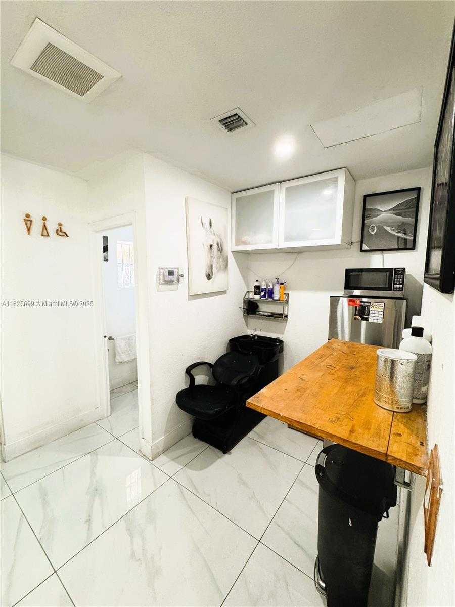 Small Image of 6890 WEST FLAGLER, Miami Number 8