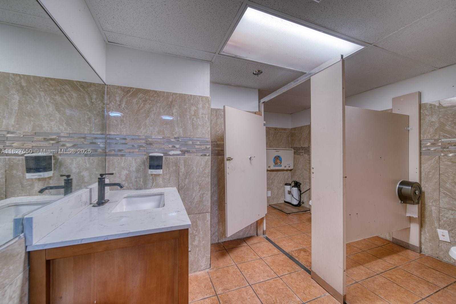 Small Image of RESTAURANT FOR SALE IN SUNRISE, Sunrise Number 28
