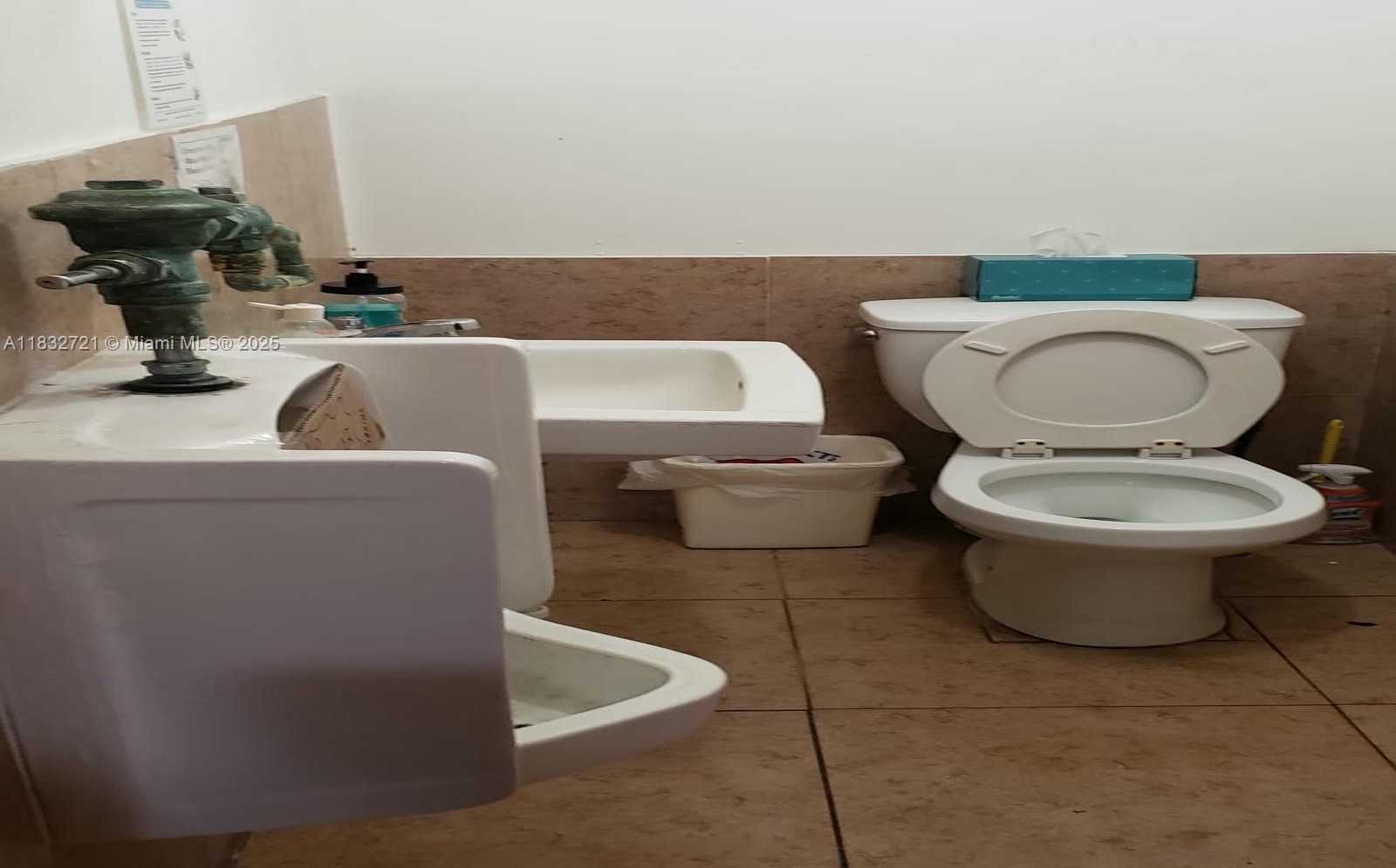 Small Image of 153 W 21ST ST, Hialeah Number 28