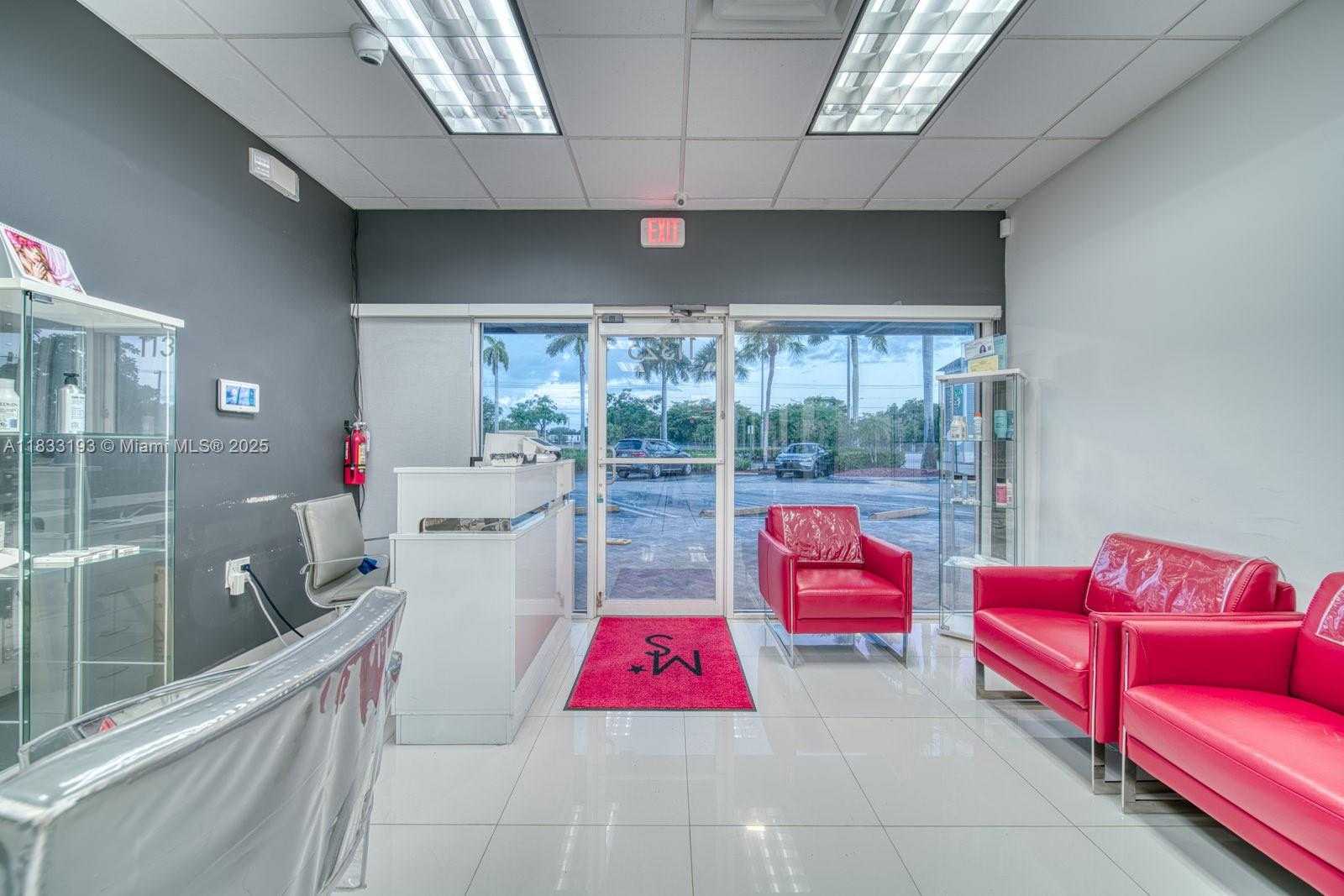 Small Image of FOR SALE IN PINECREST, Pinecrest Number 14