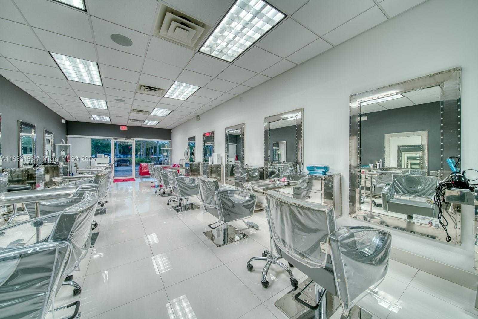 Small Image of FOR SALE IN PINECREST, Pinecrest Number 4